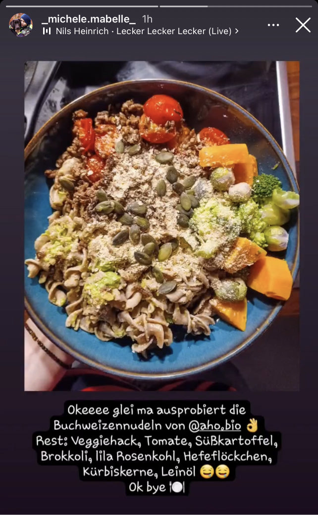 UGC AHO Buchweizensprossen Pasta Bowl mit Kürbiskernen